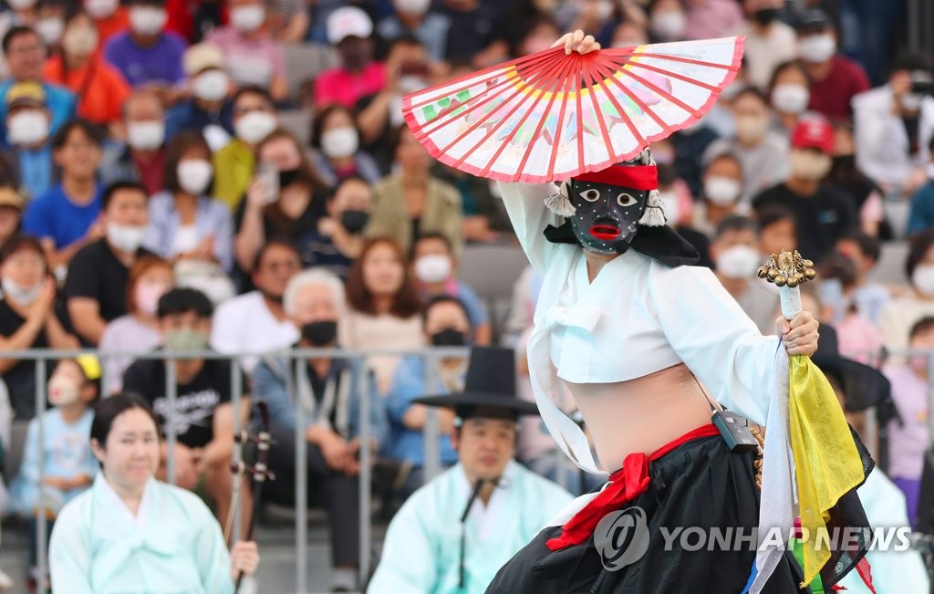 [1보] '한국의 탈춤' 유네스코 인류무형문화유산 등재…한국 22번째