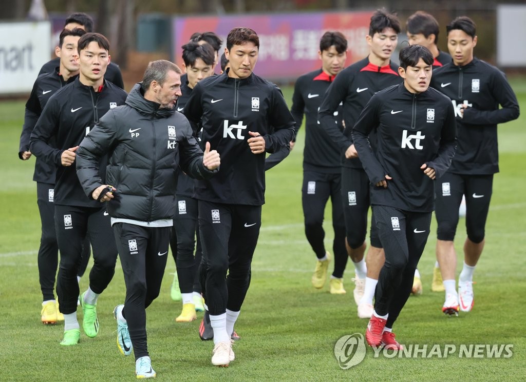 기온 뚝 떨어진 파주…아직 완전체 아닌 벤투호 '조심 또 조심'