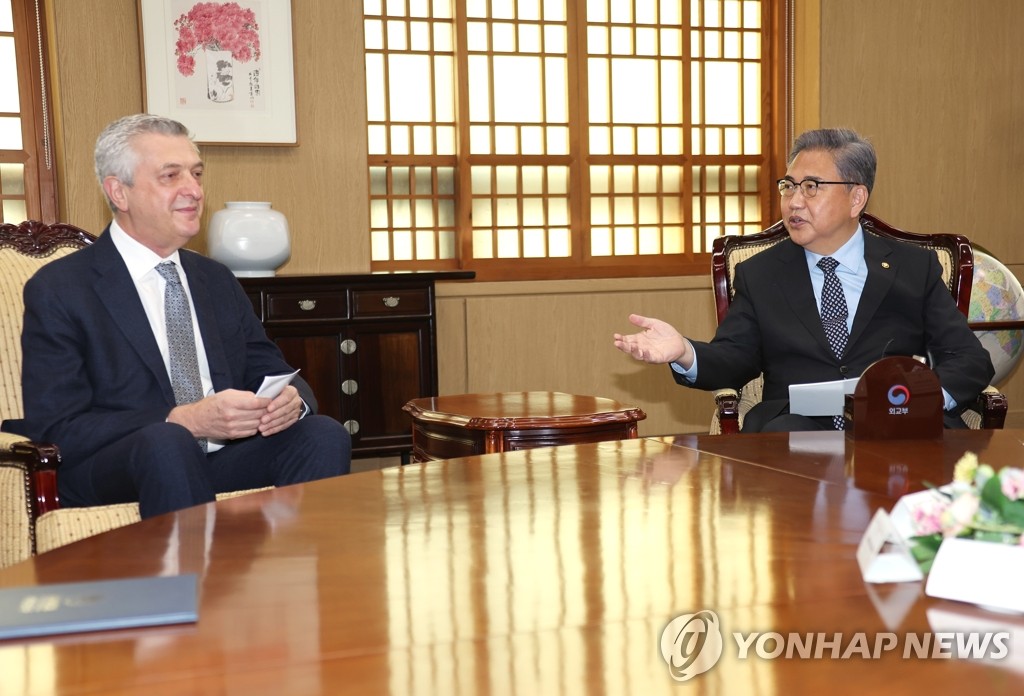 박진, 유엔 난민최고대표 면담…"지원 확대할 것"(종합)