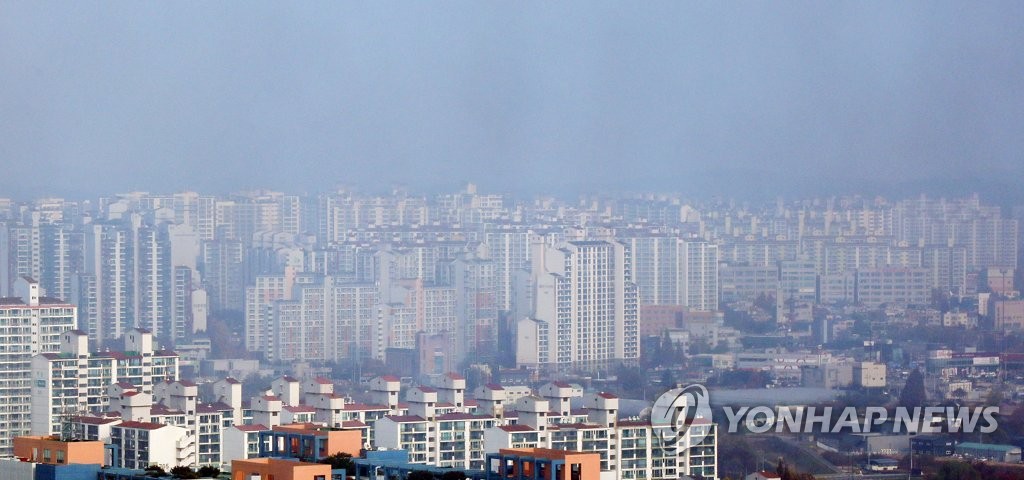 "거래 증가·지역경제 활성화 기대"…부동산 규제 완화에 '반색'