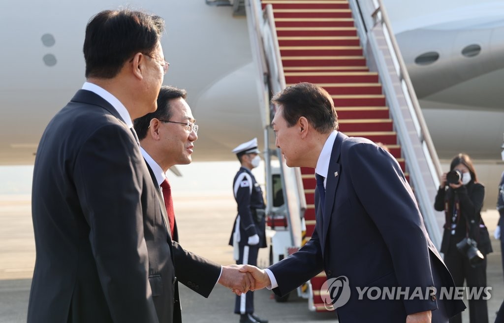 尹대통령, 與지도부에 "월드컵서 사우디 만나면 져줄 수도 없고"(종합)