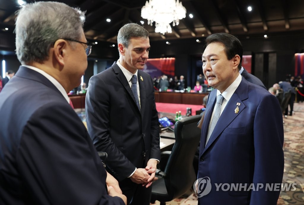 尹 "스페인 협력 잠재력 커…배터리·재생에너지 협력 지원"