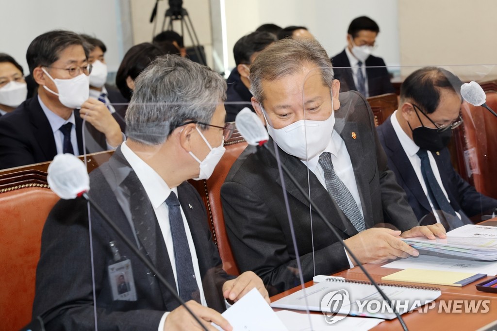 경찰국 예산 20% 깎여 행안위 통과…지역상품권 5천억원 증액