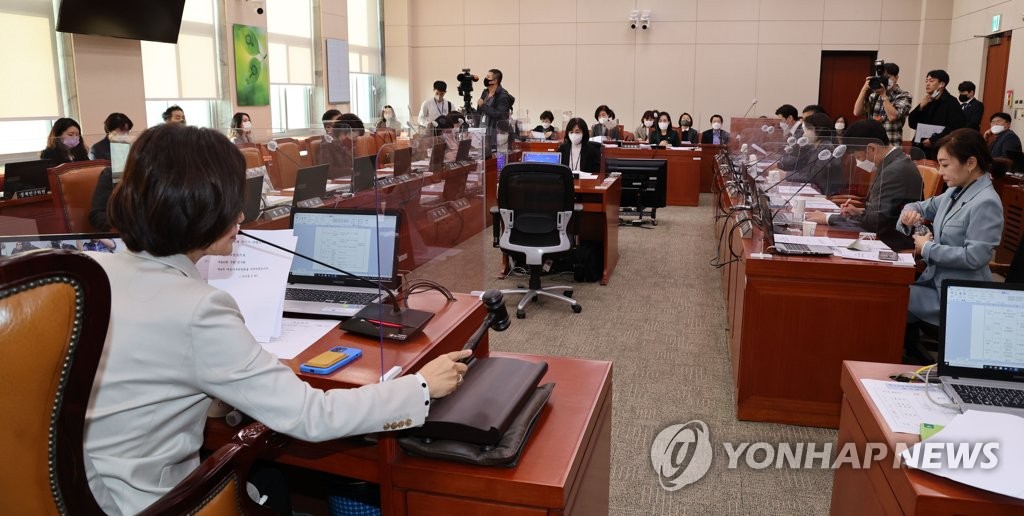 스토킹 방지·피해자 지원법, 국회 여성가족위 통과