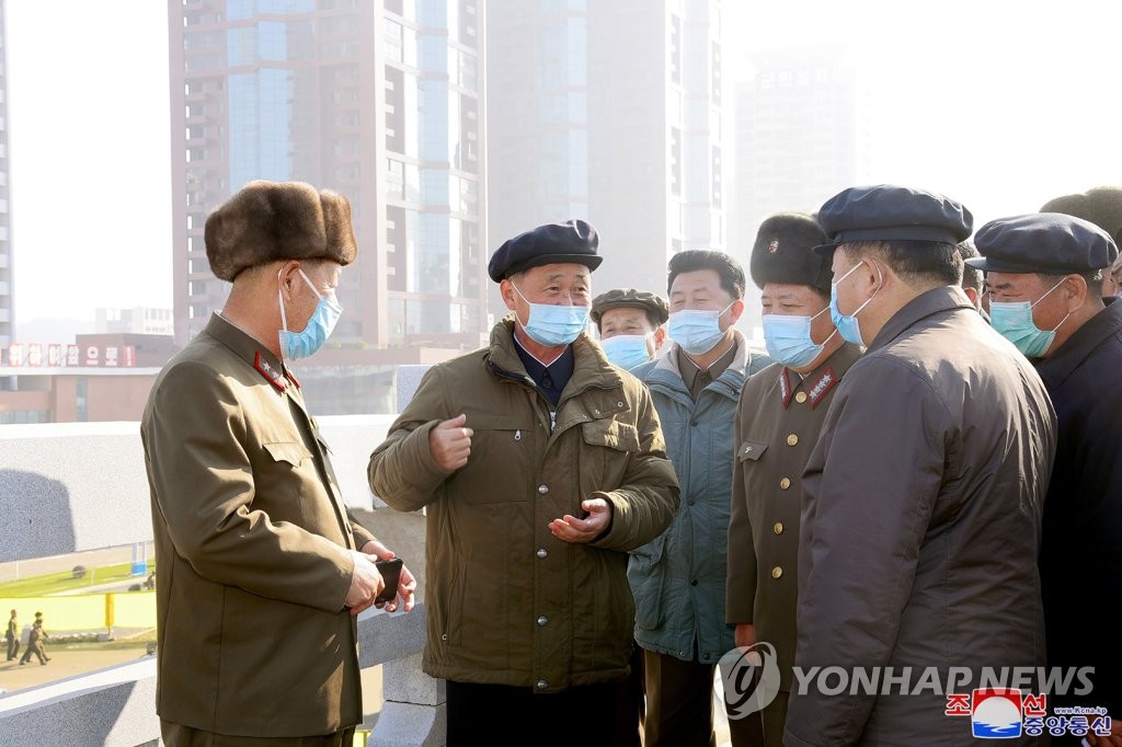 [북한단신] 김덕훈 총리, 화성지구 살림집 건설현장 시찰