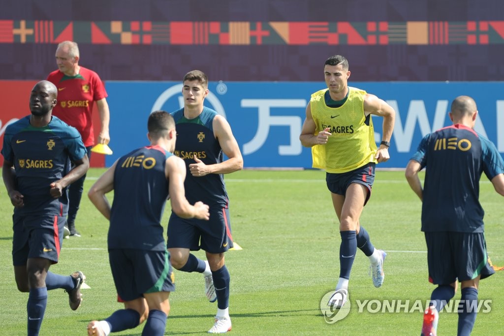 [월드컵] 가나전 앞둔 포르투갈, 뙤약볕 아래 담금질 계속…멘드스는 제외