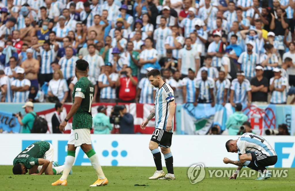 [월드컵] 아르헨티나, 1930년 이후 92년 만에 전반 앞서다 역전패