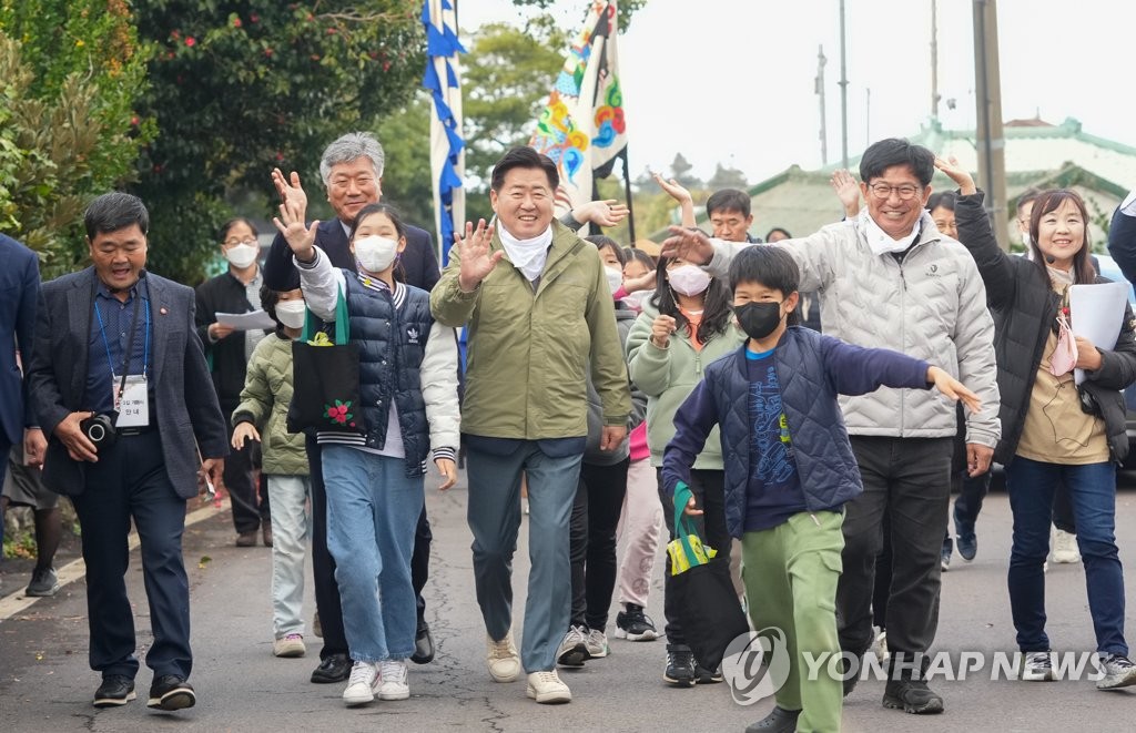 이효리 살던 제주 소길리에 4·3 걷는 길 개통…8㎞ 구간