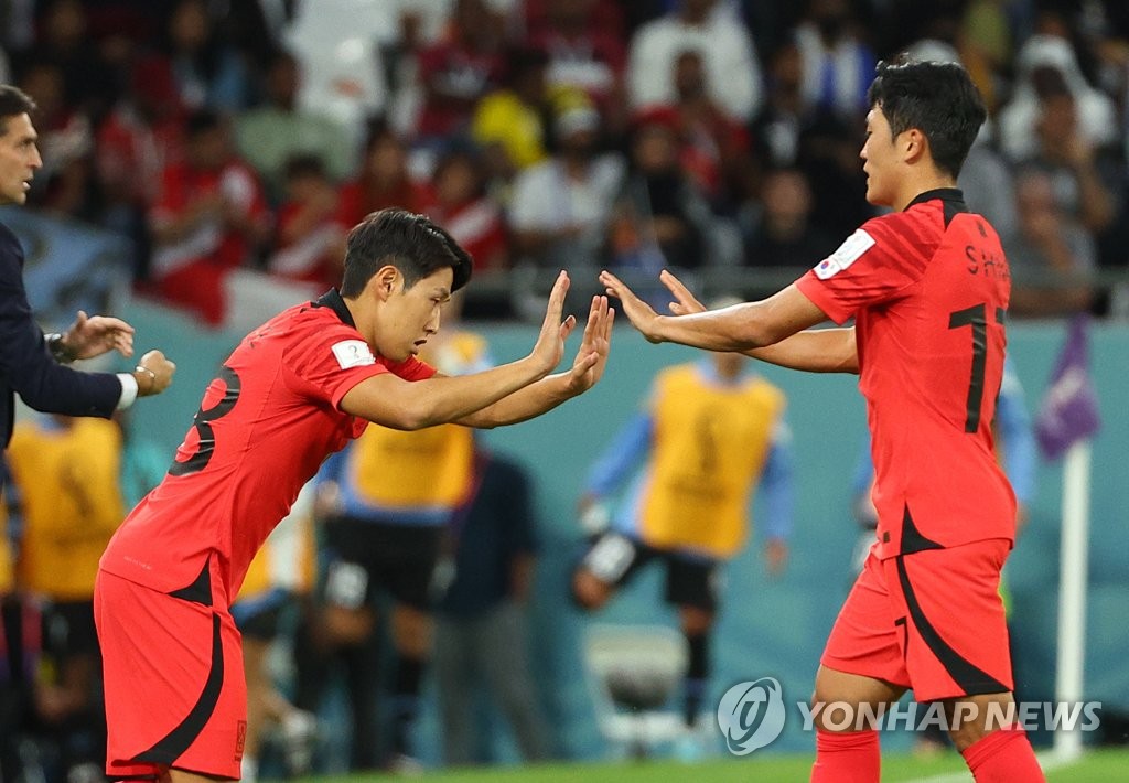 [월드컵] 벤투 마음 돌린 이강인, 본선 무대 데뷔전에서도 '반짝'