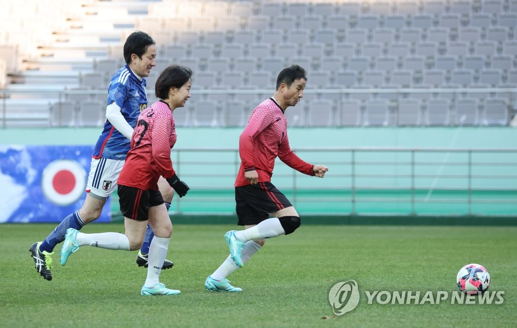 한일 국회의원들 4년만의 친선축구…김의장 "협력 촉진 접착제"