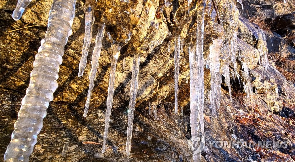 강원 비 그친 뒤 기온 뚝…오전까지 짙은 안개