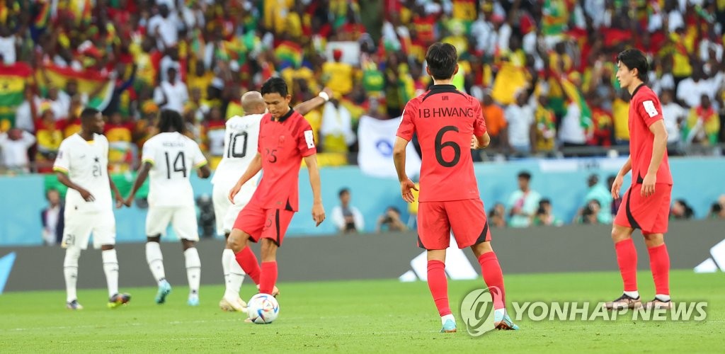 [월드컵] '부상' 김민재 돌아왔지만…복병 가나 상대로 수비 '와르르'