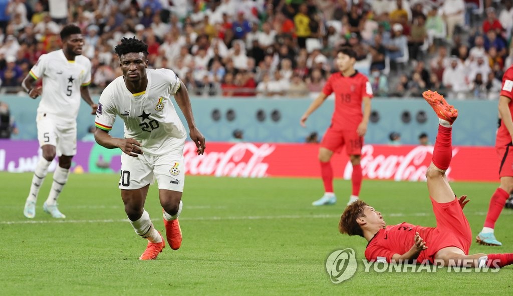 [월드컵] '부상' 김민재 돌아왔지만…복병 가나 상대로 수비 '와르르'