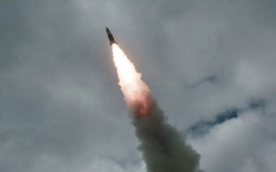 [속보] 합참 "북, 동해로 미상 탄도미사일 1발 추가 발사"