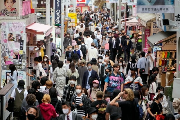 도쿄 시부야구의 패션 거리인 하라주쿠가 사람들로 붐비고 있다. /사진=연합뉴스
