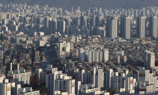 서울 강남구 삼성동 아셈타워에서 바라본 시내 아파트 모습. 사진=연합뉴스