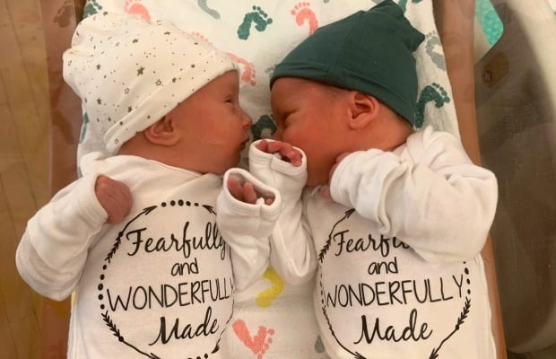 US couple gives birth to twins after donating 30-year-old frozen embryos