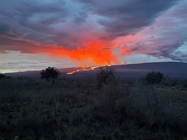 세계 최대 하와이 활화산, 38년 만에 폭발…60ｍ 용암분수 솟구쳐