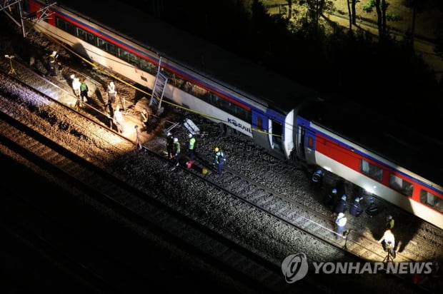 용산·영등포역서 KTX 등 무정차 통과…탈선사고 여파