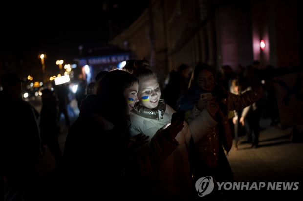 우크라, 8개월만에 남부 헤르손 탈환…젤렌스키 "역사적인 날"(종합2보)