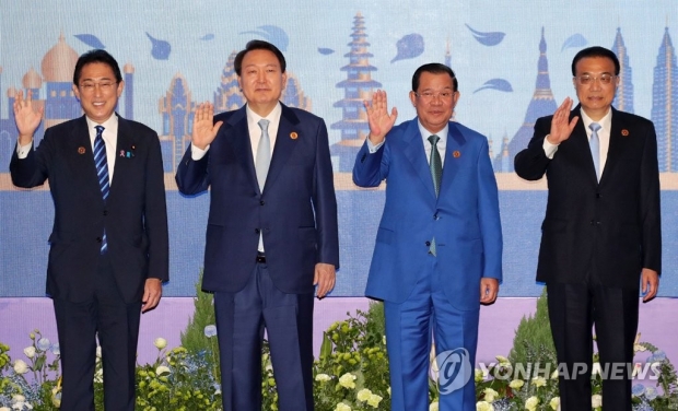 中총리, 尹대통령에 "한중 상호존중·호혜협력 견지 희망"