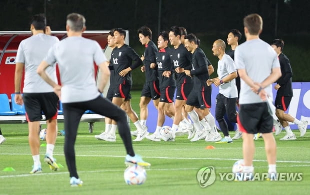 [월드컵] 이제 캡틴만 남았다…완전체 임박 벤투호, 비공개 훈련 돌입