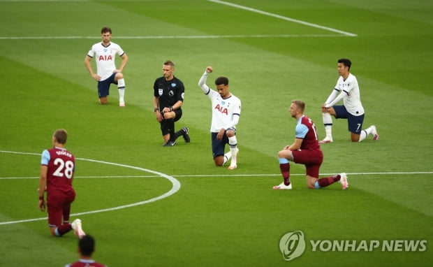 [월드컵] 잉글랜드 "경기 전 '무릎 꿇기'한다…무지개 완장도 착용"