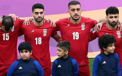 "침묵하거나 외치거나"…SNS서 월드컵까지 히잡시위 연대 물결