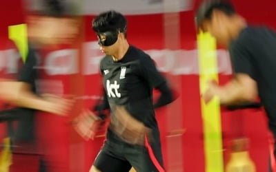 [월드컵] 마스크 쓴 손흥민, 세 번째 질주 시작…'이번엔 울지 않으리'