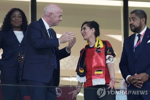 [월드컵] 유럽 장관들, 'FIFA 금지' 무지개완장 차고 FIFA 수장 대면