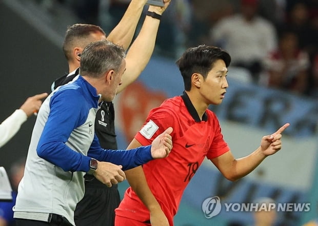 [월드컵] 벤투 마음 돌린 이강인, 본선 무대 데뷔전에서도 '반짝'