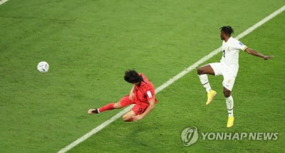 [월드컵] '멀티골 새 역사' 조규성 "영광이지만…승리를 더 원해"