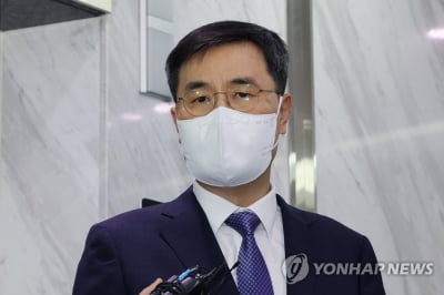 '장군서 대령 강등' 전익수 공군법무실장, 불복 소송 제기