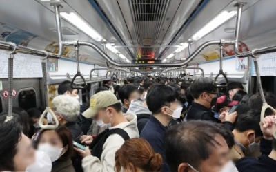 전장연, 출근길 시위 재개…"매일 아침 지하철 탈 것"