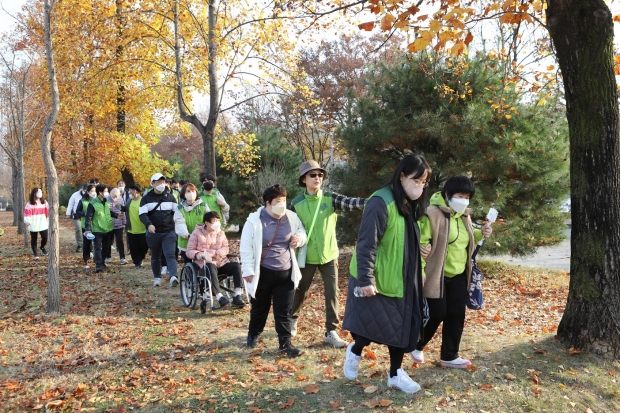 &#13;코오롱그룹 3년 만의 가을나들이 나눔 동행&#13;- 코오롱사회봉사단 ‘꿈을 향한 삼남길 트레킹’ 진행 -&#13;