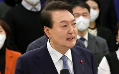 노조 대응·文케어 폐기에…尹 지지율 4주 연속 오른 36%