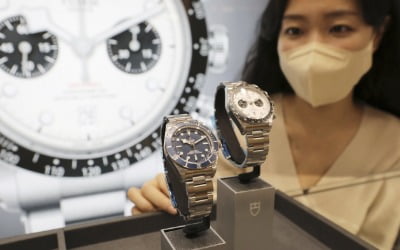 롯데온, 스위스 시계 브랜드 '튜더' 공식 온라인 스토어 연다