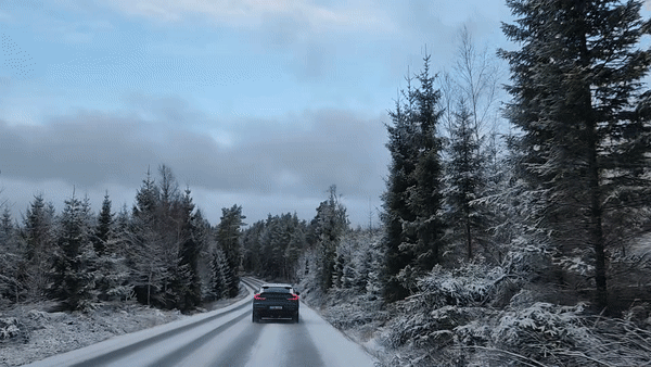 지난 7일 스웨덴 예테보리에서 볼보자동차의 순수 전기차 C40 리차지를 타봤다. 시승 차량을 타고 스웨덴 예테보리 지역을 달리는 모습. /사진=최수진기자