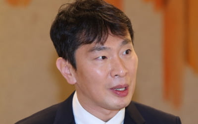 금감원장 "'용퇴' 조용병 존경"…금융권 CEO 인사 평가