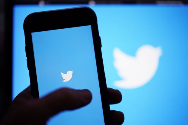 트위터 '사면초가'…540만명 개인정보 유출로 EU 조사 착수