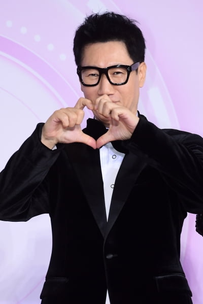 [포토] 지석진, '올해도 사랑해 주셔서 감사합니다~' (2022 SBS 연예대상)