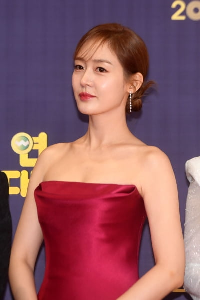 [포토] 성유리, '워너비 어깨 라인'(KBS 연예대상)