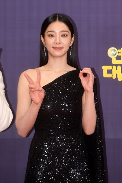 [포토] 설인아, '연예대상 20주년 축하합니다' (KBS 연예대상)