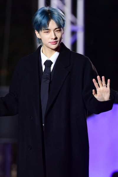 [포토] 스트레이 키즈 현진, '멋진 손인사~' (2022 SBS 가요대전)