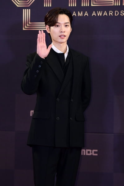 [포토] 윤지온, '사람 좋은 모습에 눈길' (2022 MBC 연기대상)