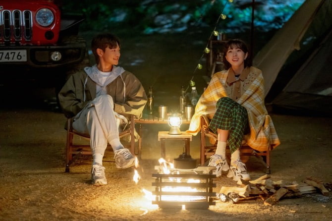 최민호(샤이니 민호), 넷플릭스 시리즈 ‘더 패뷸러스’로 컴백…뜨거운 로맨스로 전 세계 접수 예고