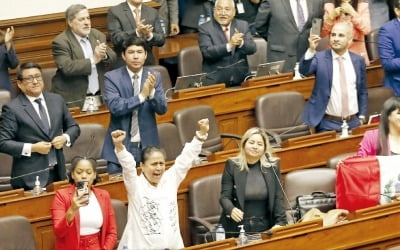 부패한 페루 좌파 대통령, 16개월 만에 쫓겨났다