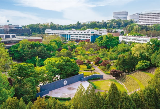 아주대학교, AI모빌리티공학·지능형 반도체공학과 신설…의학·약학·국방디지털융합학과는 면접 평가