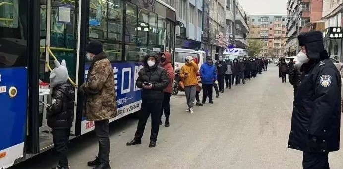 "방역완화 역행"…中 동북 도시 여론 뭇매에 '봉쇄 연장' 철회