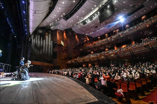 다문화가족들, 조수미 콘서트서 감동·환희…"너무나 큰 위로"